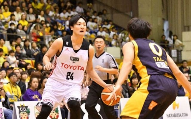 勝負を決めた安藤誓哉のビッグショット、栃木ブレックスの猛追をしのいだアルバルク東京が接戦を制し4連勝