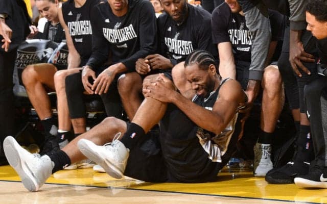 開幕2連勝と好スタートを切ったスパーズだが、開幕から欠場を続けるカワイ・レナードに重傷説が浮上