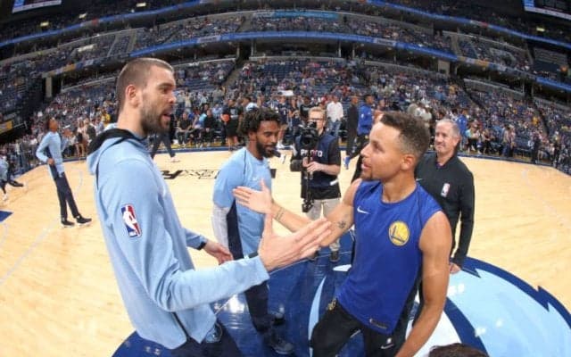 「馬鹿なことをしてしまった」マウスピースを投げつけたステフィン・カリー、罰金を科されるも出場停止は回避