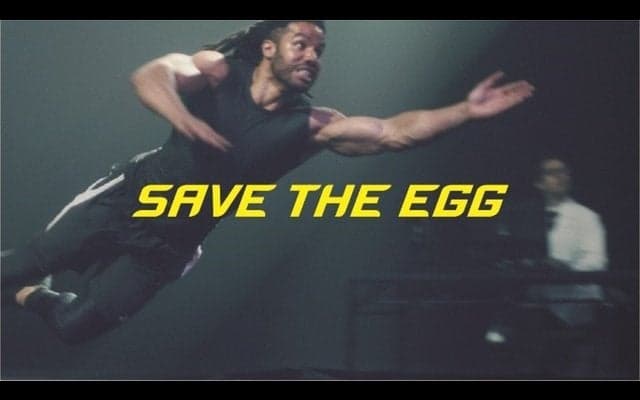 急落下する生卵を新素材は守れるか？パワークッションプラス実験動画公開…ヨネックス