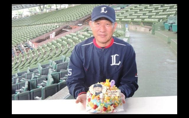 西武辻監督、59歳の誕生日　来年は「還暦のお祝いと一緒に優勝のお祝いを」