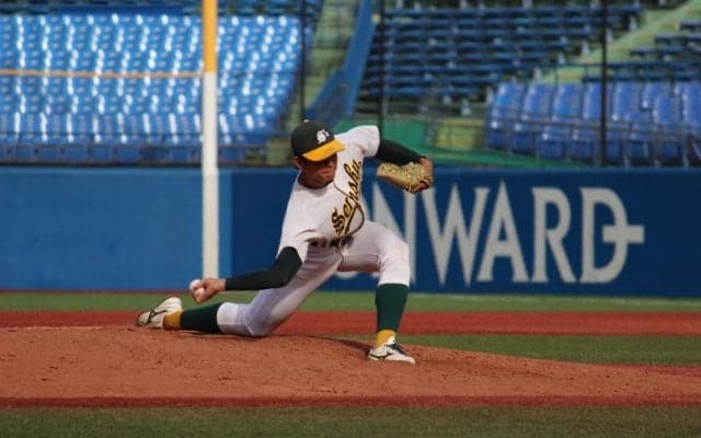 再浮上した唯一無二の長身サブマリン右腕　高橋礼（専修大）