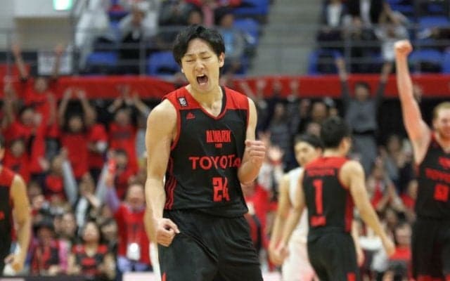 田中大貴が値千金の決勝弾、アルバルク東京が川崎ブレイブサンダースとのハイスコアリングゲームを制す
