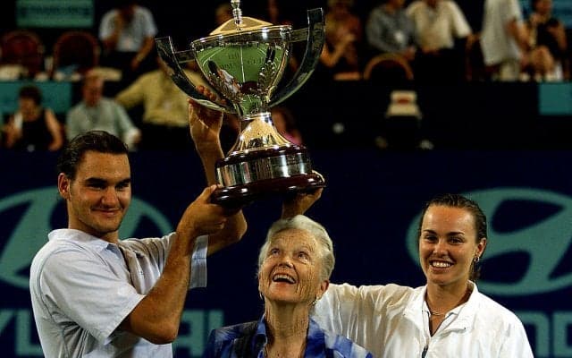 ヒンギスの引退にフェデラーがコメント「彼女がチャンピオンになる方法を示してくれた」