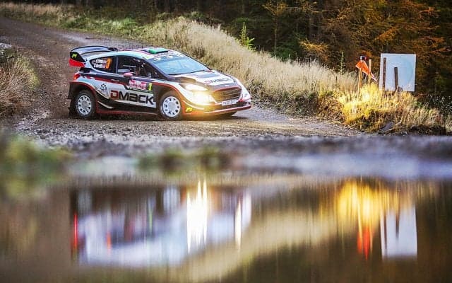 WRCラリーGB：エバンスが母国戦で初勝利目前、ポディウム争いはさらに白熱