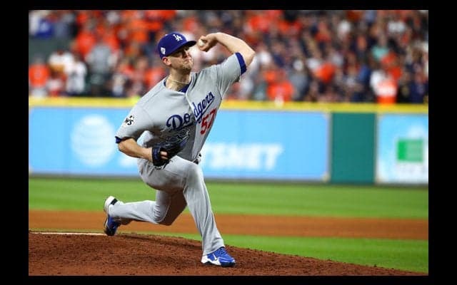 【MLBプレーオフ】両親婚約日＆婚約者誕生日に快投、2勝2敗に戻したド軍ウッド「運命を信じる」