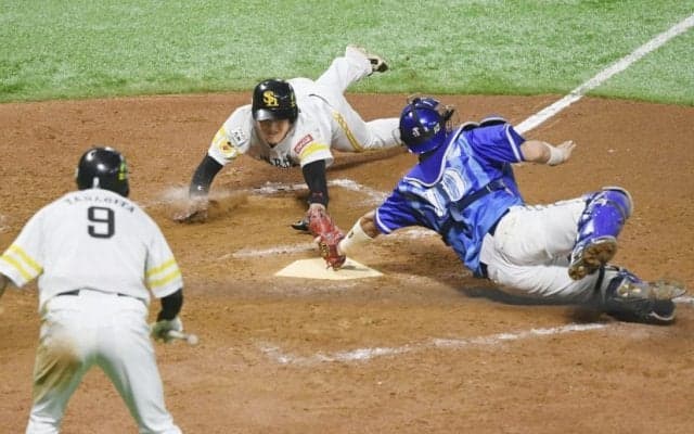 リプレー検証でセーフ！福岡ソフトバンクが本拠地で連勝スタート！