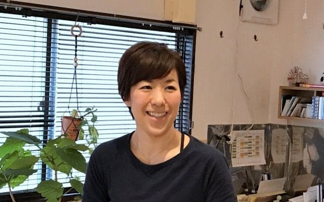 元CAの先生が教えてくれるヨガ教室とは!?の巻|アラフォーライターのメンズヨガ体験記 #4