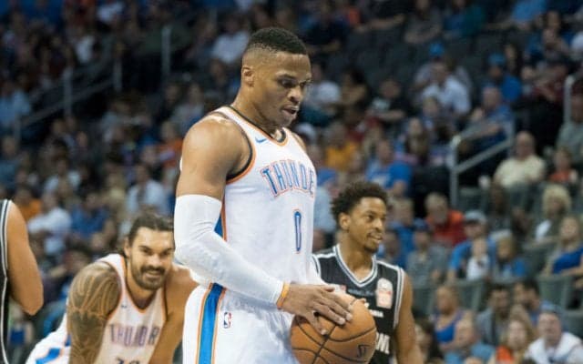 フリースローのルーティンを狂わせた『新ルール』に苦しむラッセル・ウェストブルック