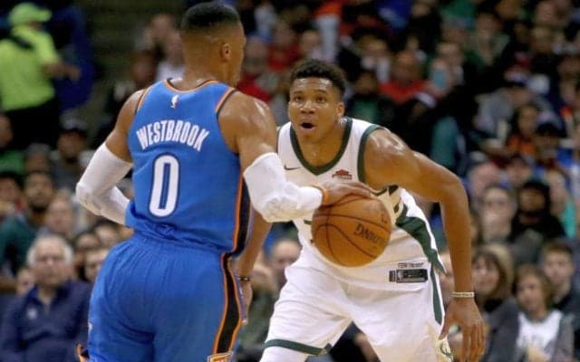 ファウルトラブルでエースを欠くバックスを、スティーブン・アダムスを加えた『ビッグ4』のサンダーが圧倒