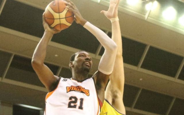 三遠ネオフェニックスが弱点であるリバウンドの改善に向け206cmのパワーフォワード、ローレンス・ブラックレッジを獲得