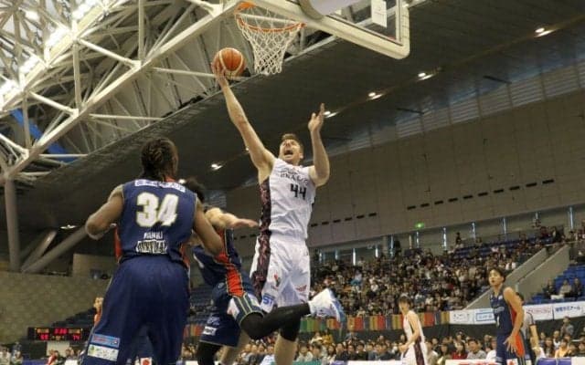 三遠ネオフェニックス、相手の『守護神不在』を突くビッグランで横浜ビー・コルセアーズを撃破、前日の雪辱を果たす