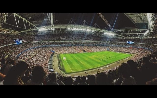 ブッキング・ドットコム、欧州サッカー連盟とパートナー提携…選手権・試合の予約をサポート