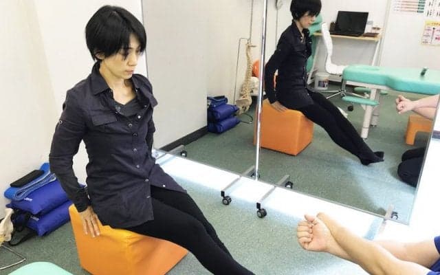 \"隠れ睡眠不足\"をチェック！ぐっすり眠れる関節ほぐしのやり方