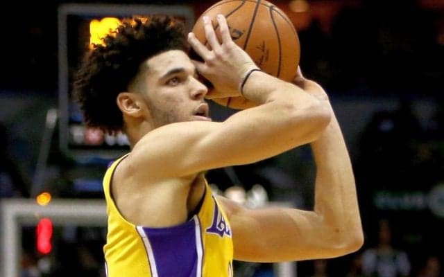 レイカーズのルーキー、ロンゾ・ボールがレブロン・ジェームズの記録を塗り替えるNBA史上最年少トリプル・ダブル！
