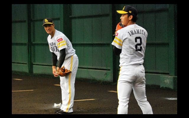 ホークス城所と今宮がブルペン共演　実感した「野手のブルペン効果」とは