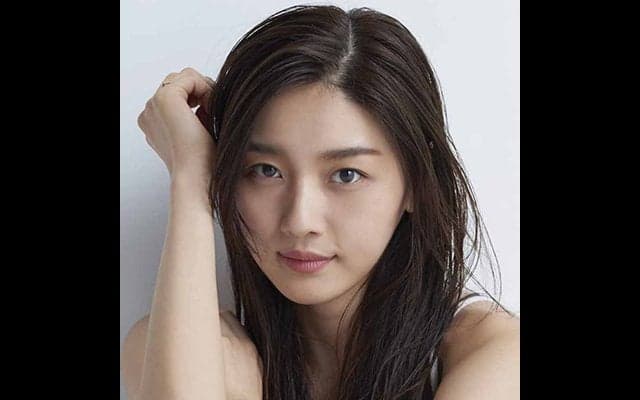 日本ハム「鎌ケ谷ランフェスタ」に現役歯科衛生士＆モデルの“二刀流”美女