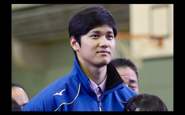 大谷翔平が子供たちの質問に回答「新垣選手は笑顔なのに大谷選手は無表情…」