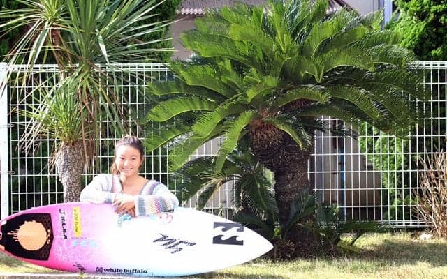 プロサーファー3選手がゴルフパートナーとスポンサー契約！