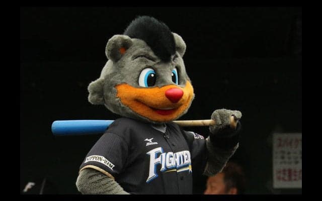 日ハムのマスコット「B・B」、球場活動に一区切り　“北海道のマスコット”に