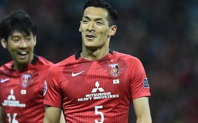 アジア制覇の浦和、ロッカールームで堀監督を胴上げ「上に投げすぎて、ネットに」