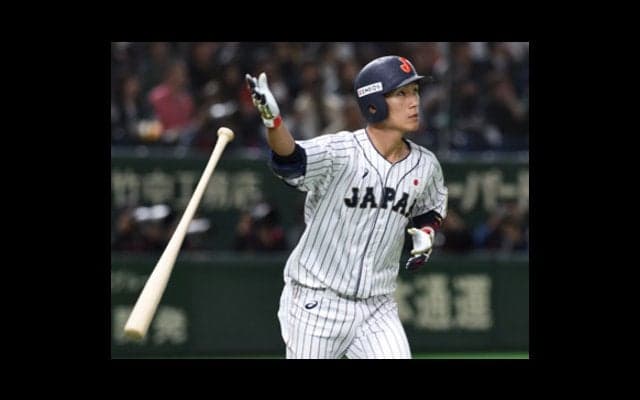 侍ジャパンで打率６割。西川龍馬にカープ首脳陣が浴びせる期待と注文