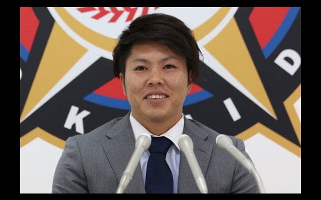 巨人→日ハムで躍進の左腕は830万円増　落ちるボール習得で「もっと上を」