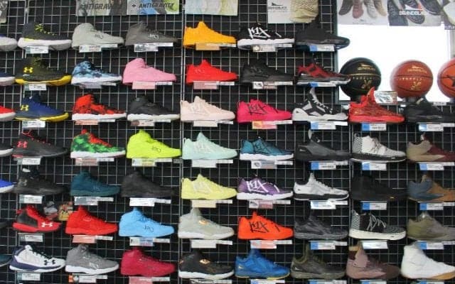 Let's運動不足解消！バスケ専門ショップに行ってみたら、バッシュを選ぶだけで一苦労＆楽しかった話（前編）