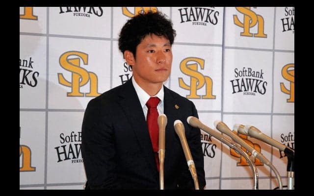 鷹上林、4倍超え増の3500万円で更改も…今季は「4対6で悔しい思いが多い」