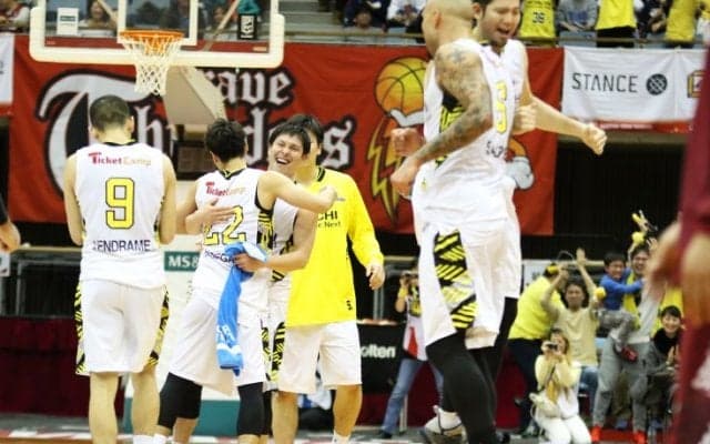 サクレが劇的な決勝3ポイントシュート、サンロッカーズ渋谷が川崎を破り9連勝！