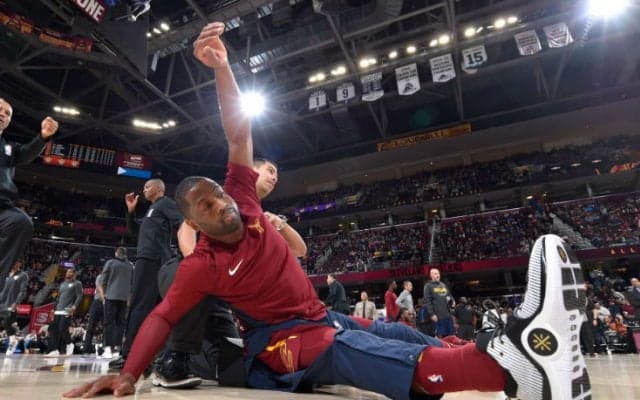 レブロン・ジェームズ、ベンチに回った『盟友』ウェイドをシックスマン賞に推す