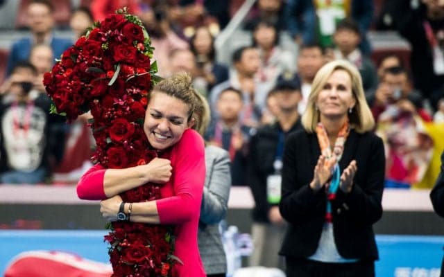 世界ランキング1位のシモナ・ハレプはサッカーも上手！？