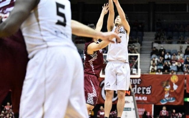 比江島慎の劇的3ポイントシュート、シーホース三河が川崎との『乱打戦』を制す