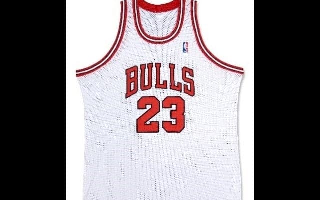 楽天、NBA選手のプレミアムグッズ販売開始