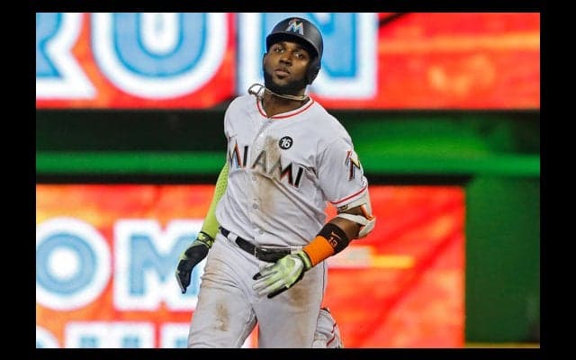 【MLB】カージナルスがオズナ獲得合意　3割37発124打点＆“師匠”イチローバットで連発