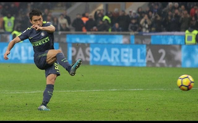 長友佑都、妻・平愛梨へのバースデー弾にドヤ顔