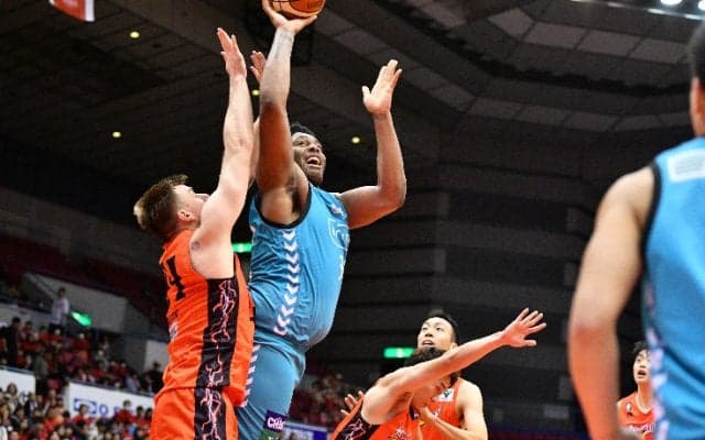 インサイドを制した京都ハンナリーズ、延長の末に三遠とのロースコアゲームに勝利