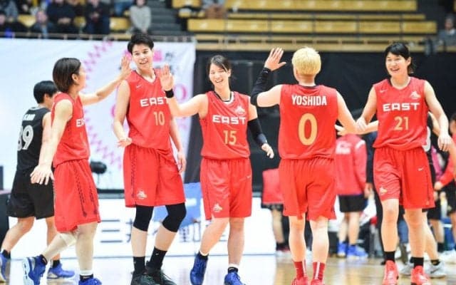 笑顔に満ちたWリーグオールスター、渡嘉敷来夢が攻守に活躍しチームEASTが勝利