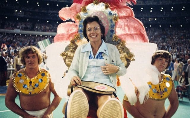 ビリー ジーン・キングのラケットが12万5,000ドルで落札