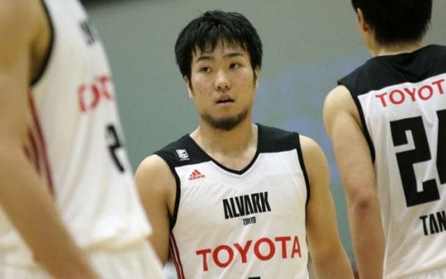 盟友ベンドラメと待望のプロ初対決、激しいディフェンスで存在感を示した小島元基