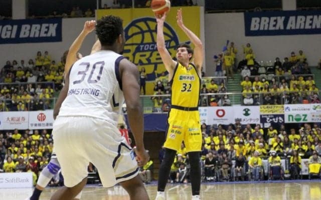 栃木ブレックス、連日の最多観客記録更新の中で我慢比べを制して連敗ストップ