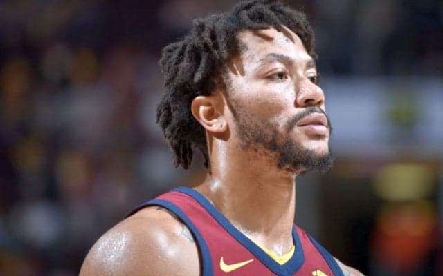 戦線離脱で引退報道も出たデリック・ローズ「できる限り早くコートに戻るつもり」