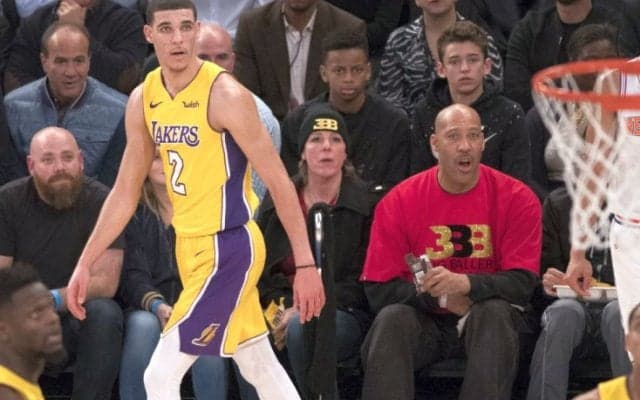 『ゴールデン・ルーキー』ロンゾ・ボールが両親にロールスロイスをプレゼント