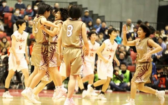 決勝の舞台で『レイラ頼み』から脱却した大阪桐蔭、真のチーム力を発揮し初の栄冠