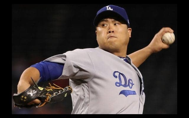 【MLB】韓国人左腕と美人アナの“婚約写真”公開　ダル「Ryuuuu!!」、ファン「美しい」