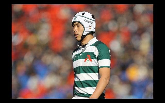  強敵に立ち向かった飯田。閃いたCTB横前耕太郎の猛タックル。 