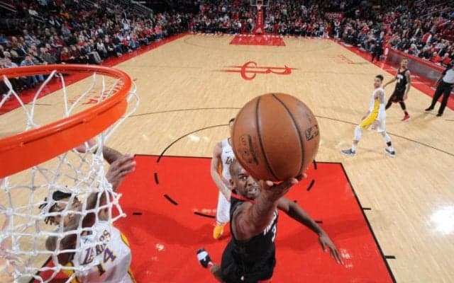 ジェームズ・ハーデン負傷交代もクリス・ポールが牽引したロケッツ、ダブル・オーバータイムを制して連敗脱出