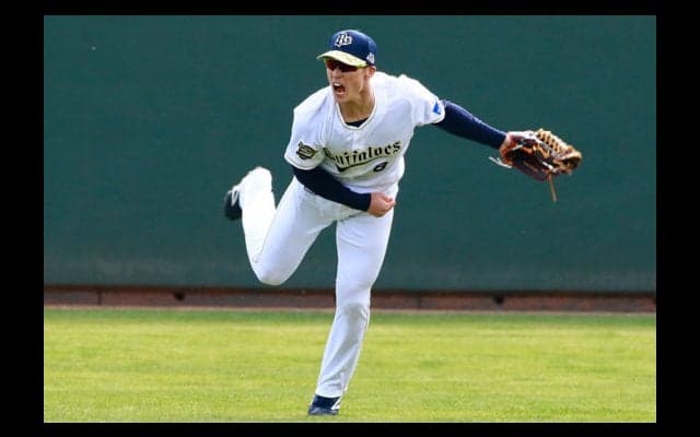 上林の完璧送球、ハム松本ど真ん中　2017年パ・リーグを魅せた強肩は…
