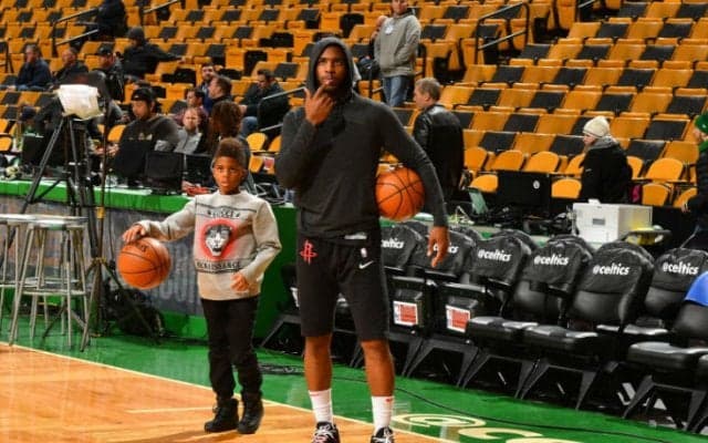 ロケッツの司令塔、クリス・ポールが息子に英才教育、ハンドリング技術を指導