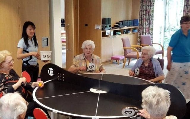 介護・認知症に卓球を 常識破りの円形卓球台とは【ロンドン現地取材】